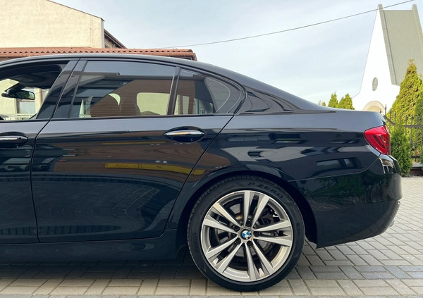 BMW Seria 5 cena 89400 przebieg: 74300, rok produkcji 2016 z Kielce małe 631